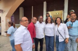 Agustín Burgos encabeza jornada de inscripción y verificación de militantes del PRM en La Vega