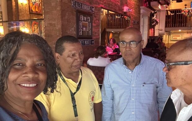 PLD en el Bronx guía caminata en Washington Heights y orienta sobre cedulación