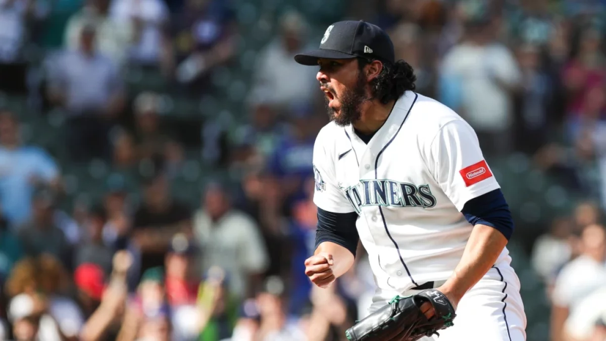 Seattle mantiene a Andrés Muñoz y deja ir las opciones de Robles y Miller