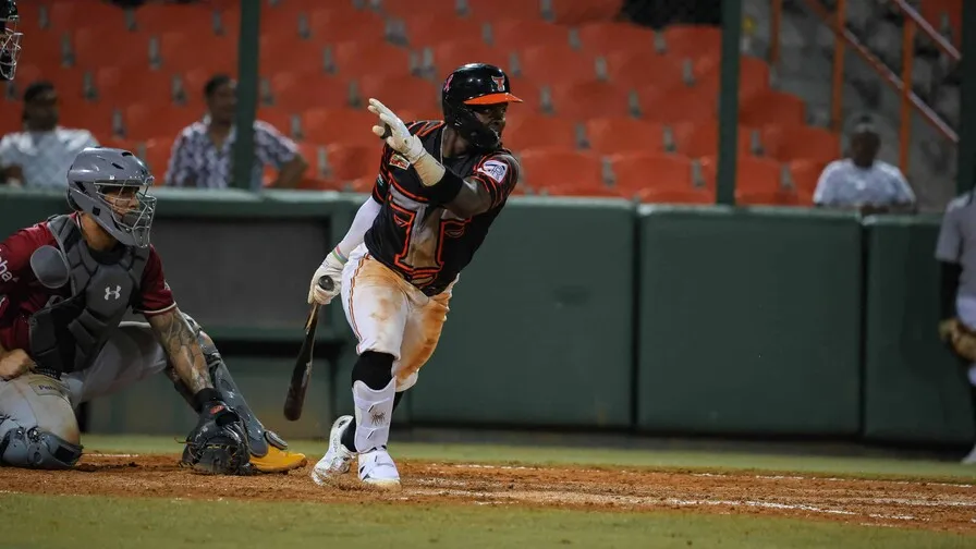 Toros del Este blanquean 6-0 a los Gigantes y rompen racha de cuatro derrotas