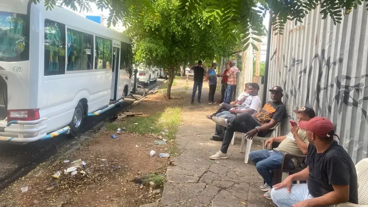 Transportistas cuestionan alza del marbete y piden que también alcance a las motocicletas